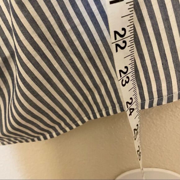 Eddie Bauer Short Sleeve vertical stripe blouse v neck  career coastal beach S - Picture 6 of 7